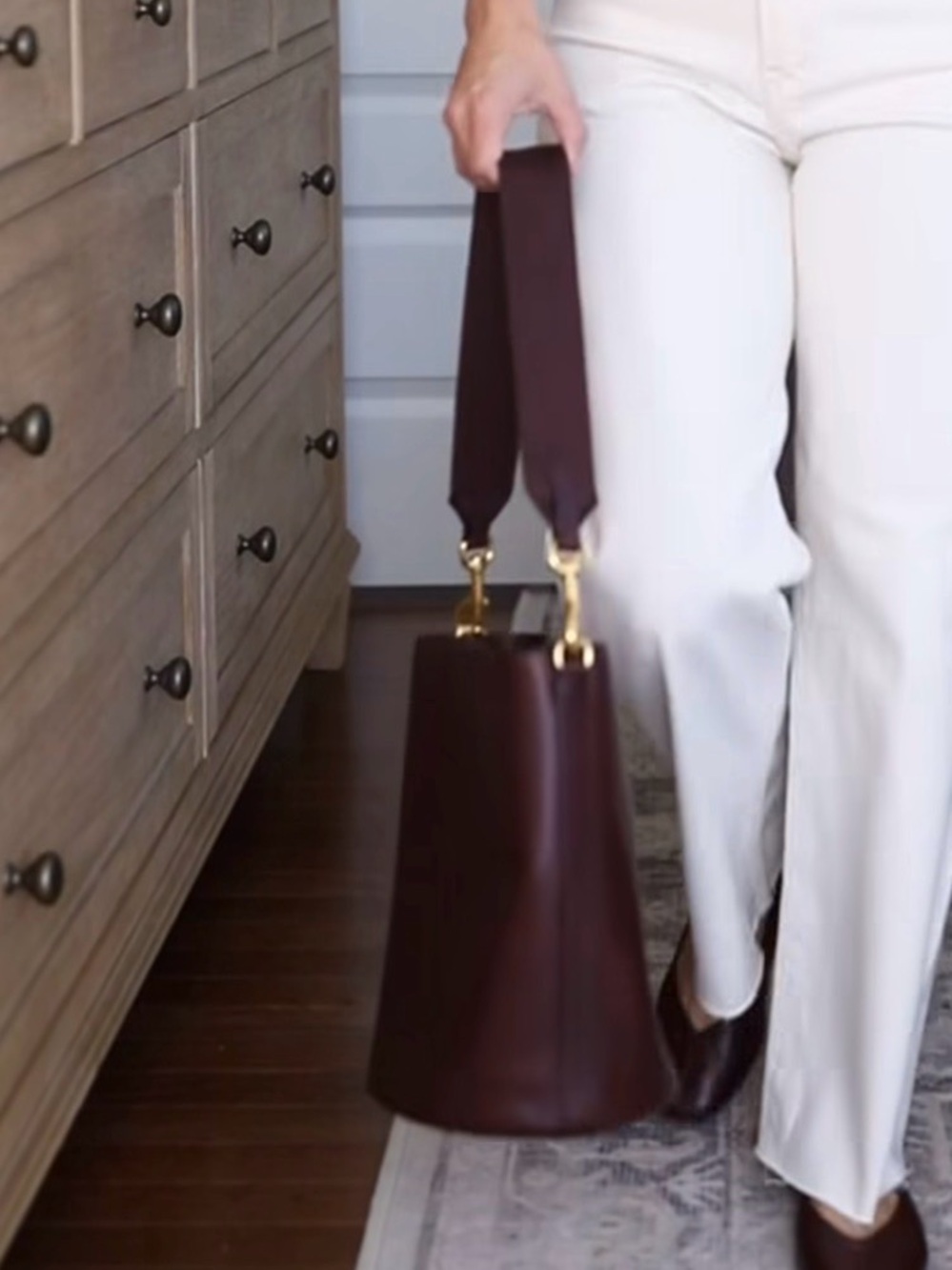Madewell Leather Bucket Shoulder Bag in dark Burgundy